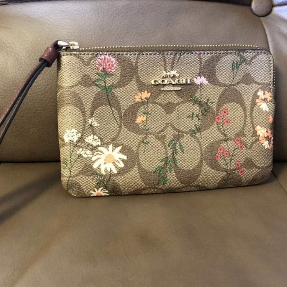 Coach Signature Wildflower Corner Zip Wristlet (Khaki) - NWT